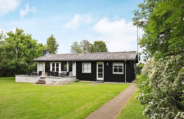 6 person holiday home in Dronningmølle-By Traum
