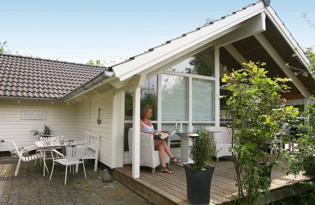 6 person holiday home in Dronningmølle-By Traum
