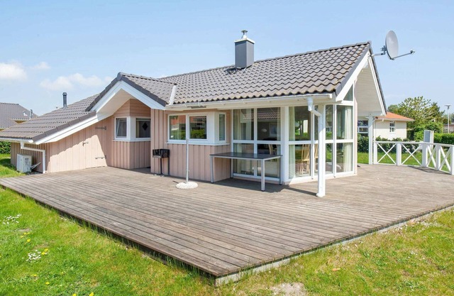 6 person holiday home in GROEMITZ