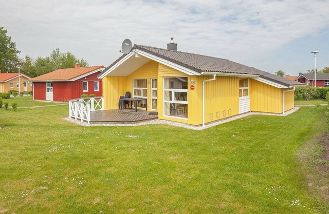 6 person holiday home in GROEMITZ