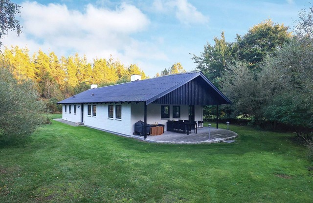 6 person holiday home in Bindslev