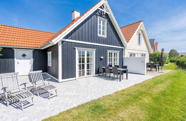 6 person holiday home in Blåvand
