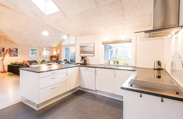 6 person holiday home in Blåvand