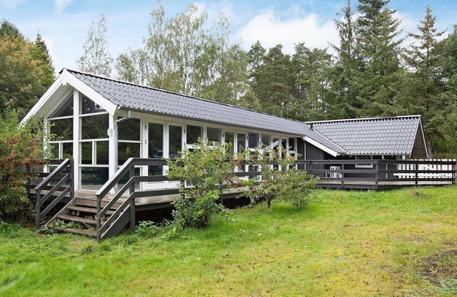 6 person holiday home in Ebeltoft-By Traum