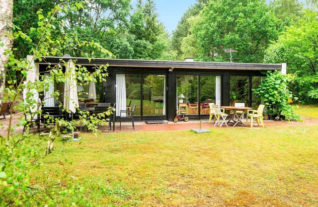 6 person holiday home in Ebeltoft