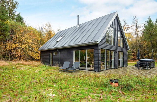 6 person holiday home in Hovborg-By Traum