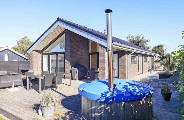 6 person holiday home in Otterup-By Traum