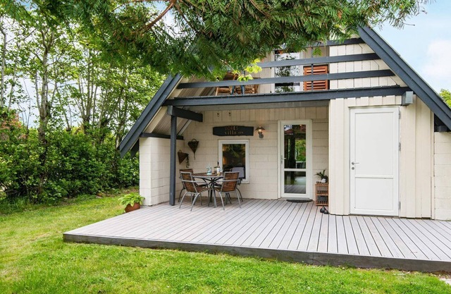 6 person holiday home in Ulfborg