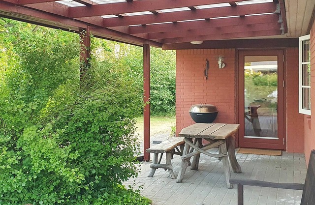 6 person holiday home in Ulfborg-By Traum