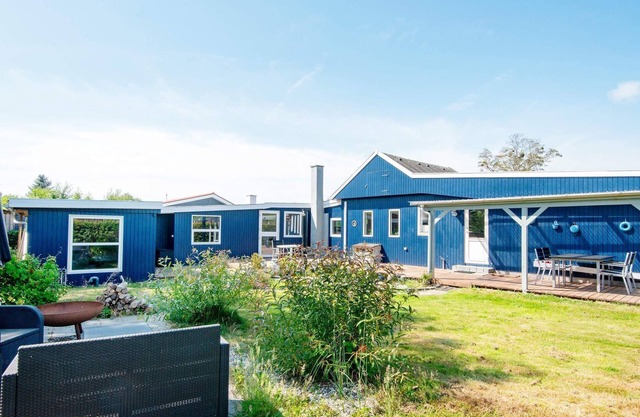 6 person holiday home in Grenaa