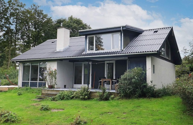 6 person holiday home in Roslev