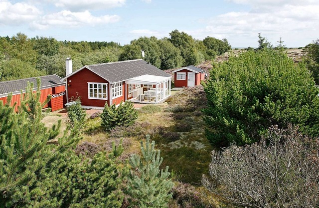 6 person holiday home in Ålbæk