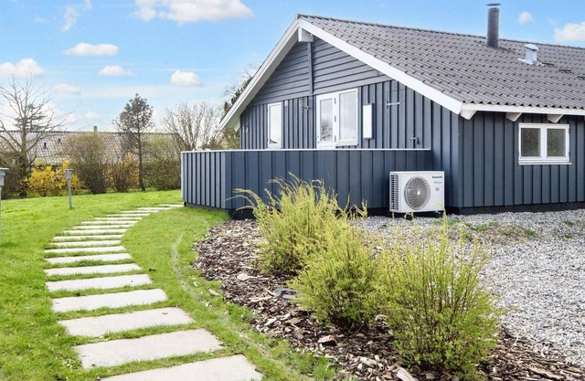6 person holiday home in Børkop-By Traum
