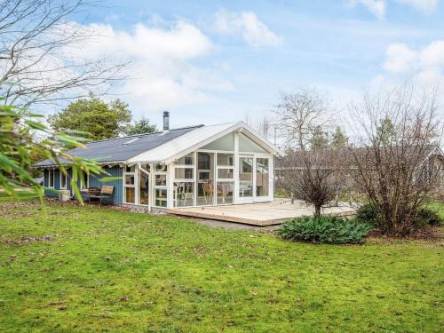 6 person holiday home in Ulfborg-By Traum