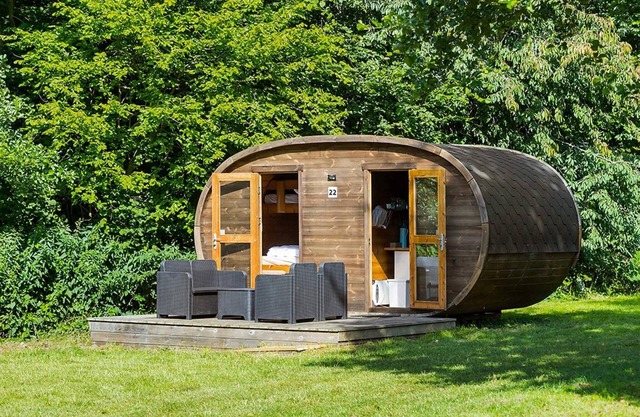 6 person holiday park home in Hesselager