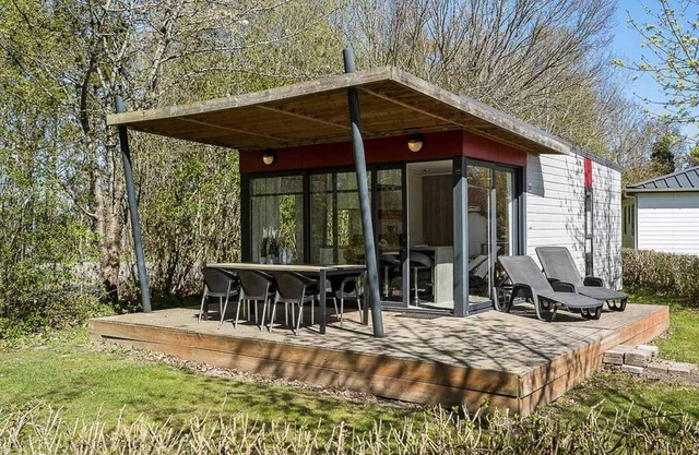 6 person holiday park home in Hesselager