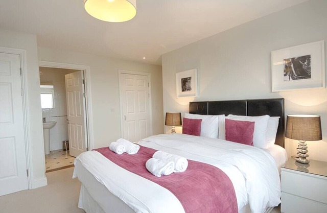 6 The Courtyard - 2 bedroom apartment