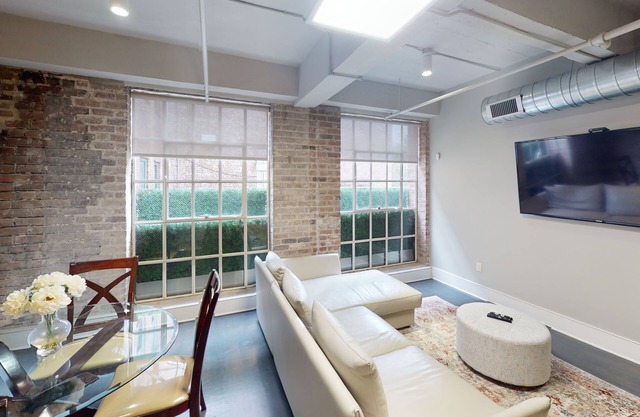 60 Night Minimum Rental - FQ Apt. 2B/2B