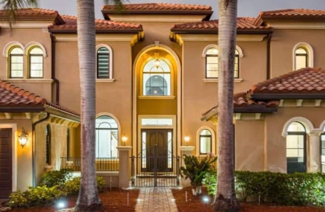 6500sf Luxe Design 8BR Mansion/Heated Pool/Cinema