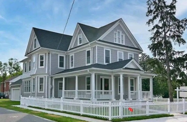 6BD 3BA Home walking distance to Downtown