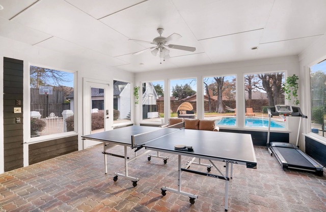 6BR Arlington Oasis w/ Pool - Close to AT&T & More