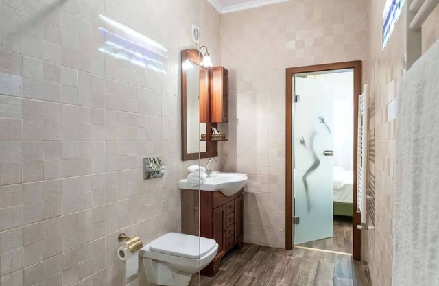 7-bedroom bed & breakfast in brilliant București with WiFi, AC
