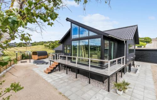 7 Bedroom Cozy Home In Ebeltoft