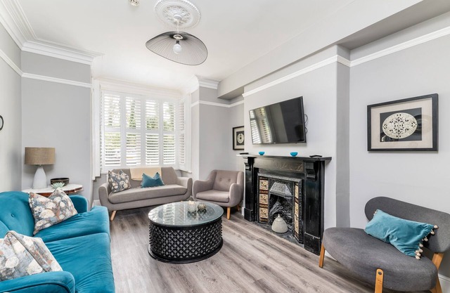 7 Longfield Terrace · Gorgeous Central 5 Bed House in York with Parking I Pass The Keys