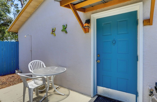 7 Mi to Beach: Pinellas Park Studio w/Patio