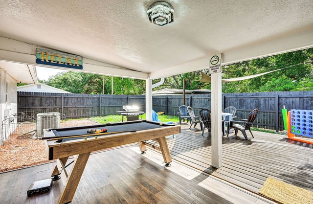 7 Mi to Busch Gardens: Lutz Home w/Patio!