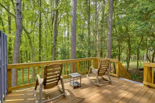 7 Mi to Dtwn Raleigh Townhome with Deck!