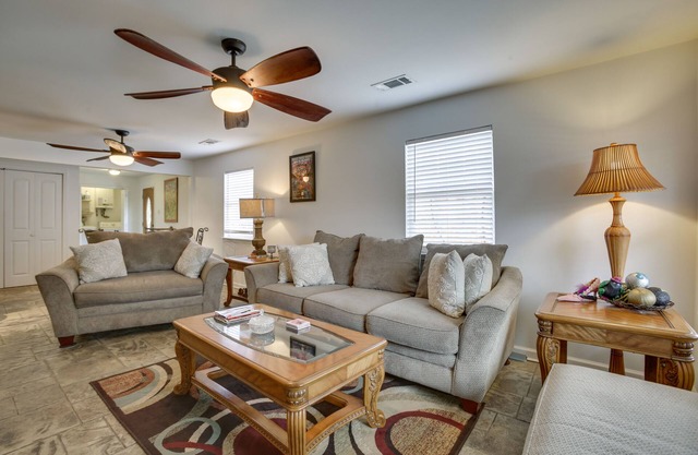7 Mi to French Quarter: NOLA Abode w/Home Theater