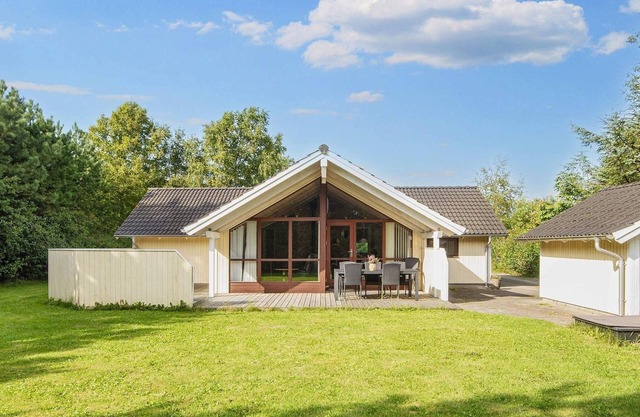 7 person holiday home in Ulfborg-By Traum