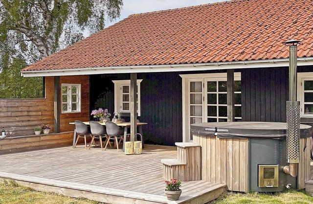 7 person holiday home in Grenaa