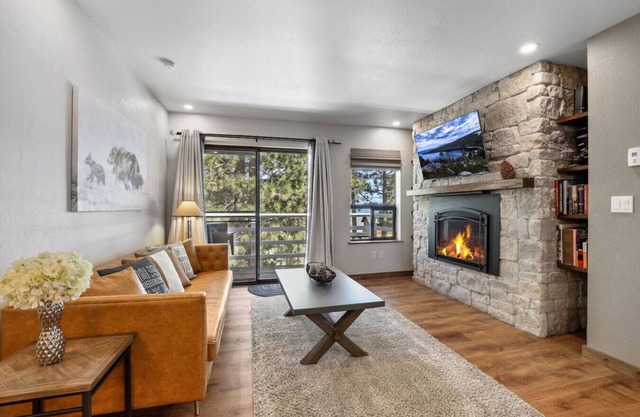 769 Tina Court · Tranquil 2BR Condo~WiFi~Deck~BBQ~Trails~Views!