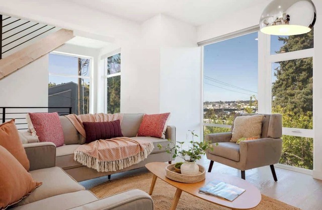 7BR Chic Retreat Twin TownHomes w/Rooftops