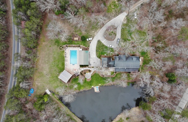 8 Bdrm🏆33ppl Hotub,Pool,Pond, 9miles Chatt