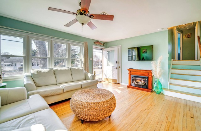 8 Blocks to Beach: BBQ-Ready North Cape May Home!