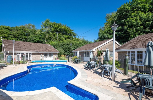 8 Hares Hollow - Two Bedroom House, Sleeps 4