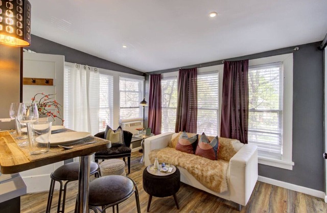 #8 · Historic but Modern with Relaxing Natural Light