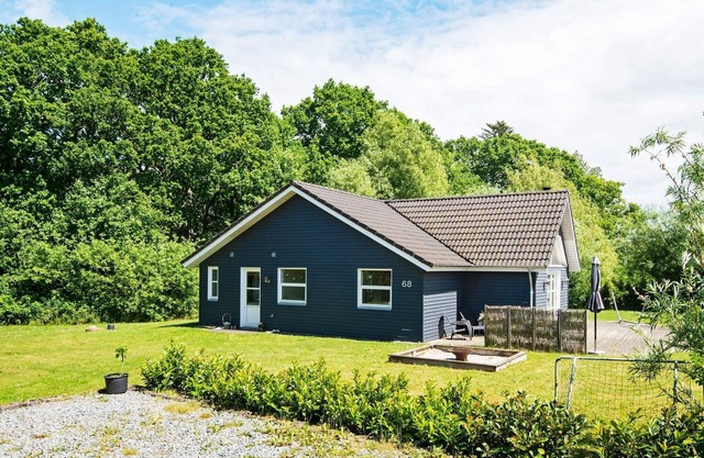 8 person holiday home in Glesborg