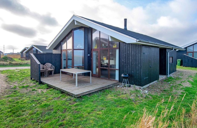 8 person holiday home in Ulfborg-By Traum
