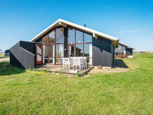 8 person holiday home in Ulfborg-By Traum