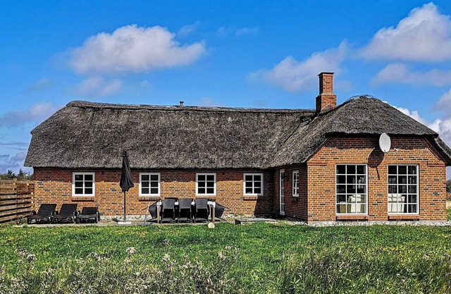 8 person holiday home in Ulfborg-By Traum