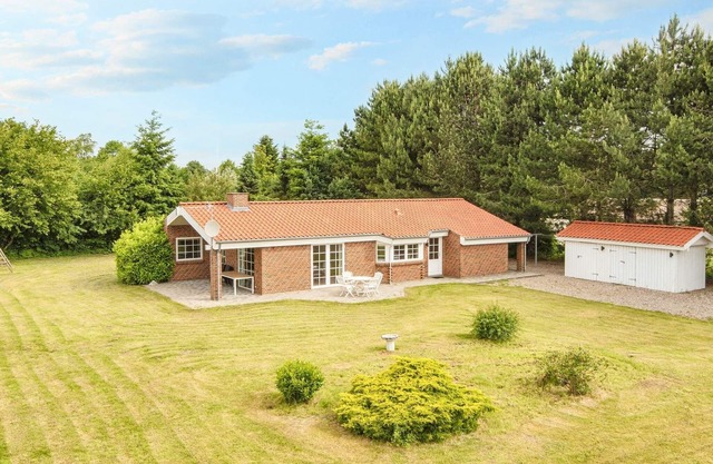 8 person holiday home in Ørsted-By Traum
