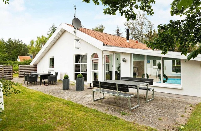 8 person holiday home in Ebeltoft-By Traum
