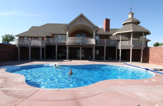 8600 Square Feet Of Luxury On 100 Acres Just Minutes From Town