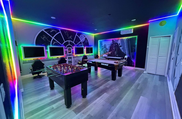8BR Villa w/Private Pool, Game Room, Media Room, Themed Bedrooms – Near Disney