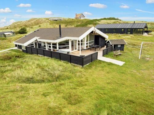 9 person holiday home in Ringkøbing-By Traum