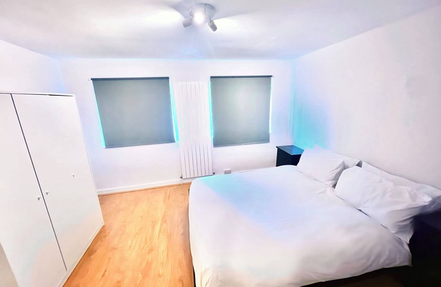 A 4-bed house, for families/groups seeking comfort. 45mins to central London.